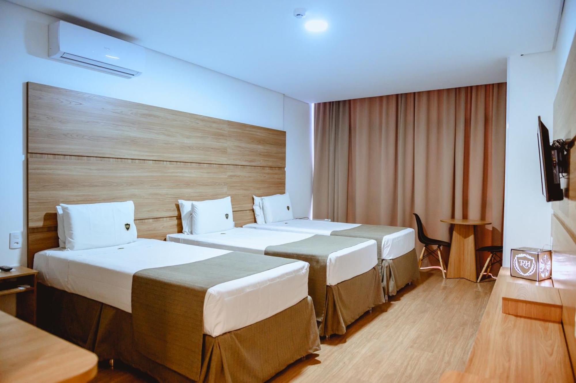 Riellis Center Hotel Ботукату Экстерьер фото