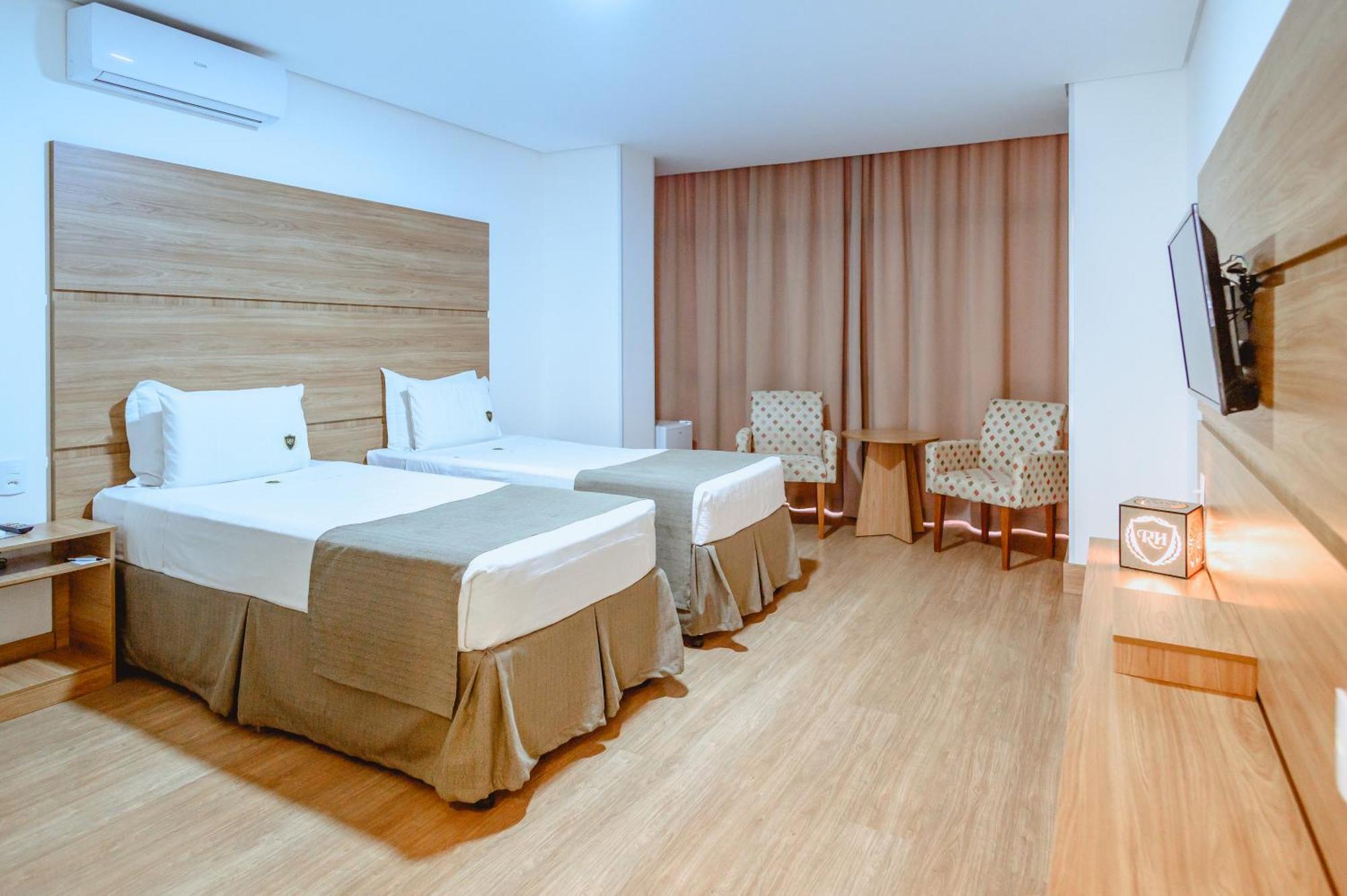 Riellis Center Hotel Ботукату Экстерьер фото