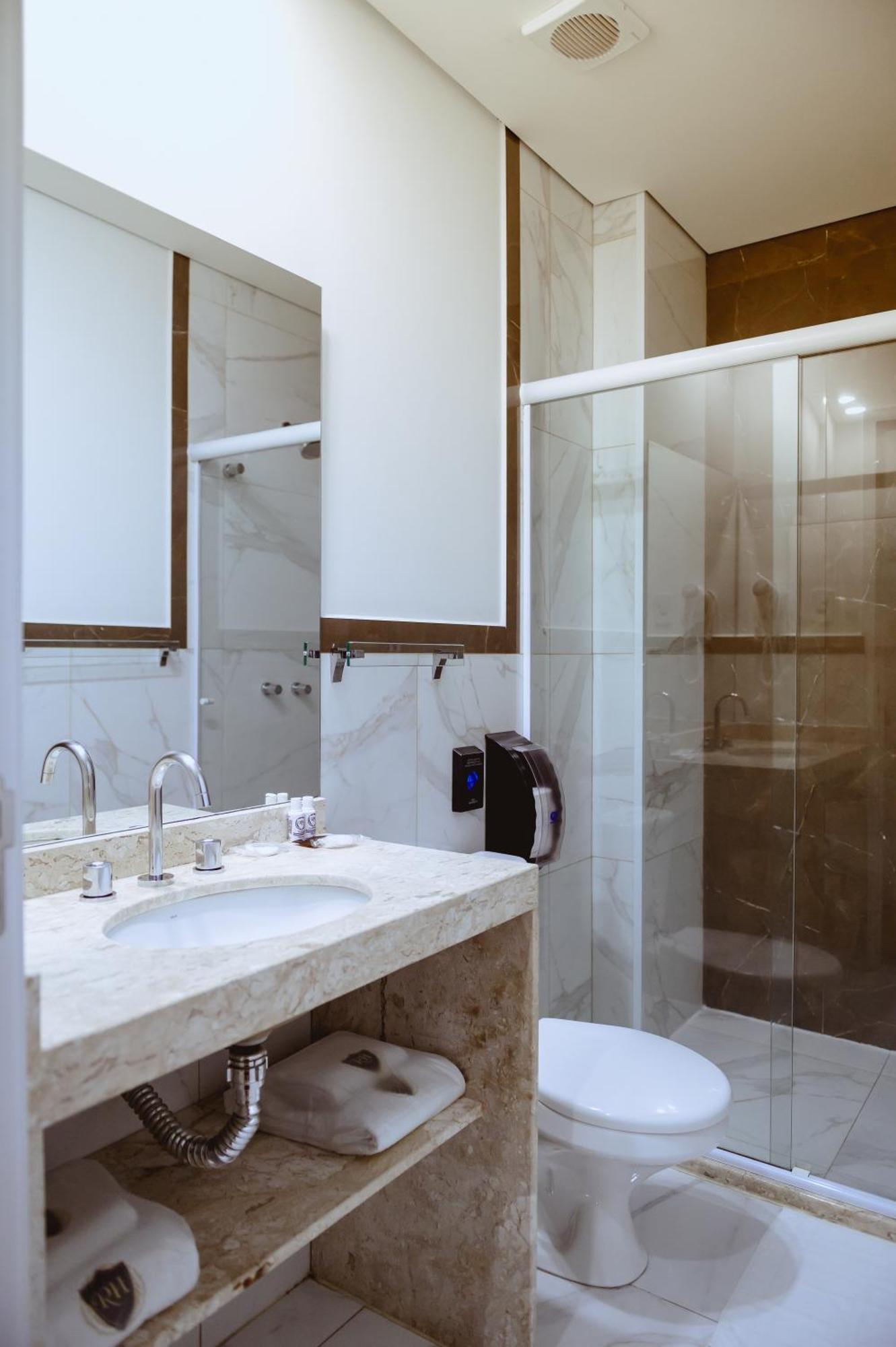 Riellis Center Hotel Ботукату Экстерьер фото