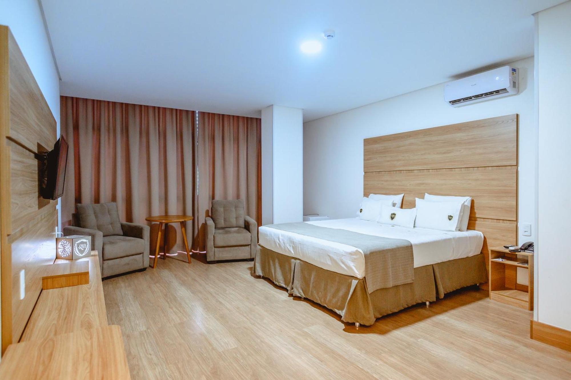 Riellis Center Hotel Ботукату Экстерьер фото