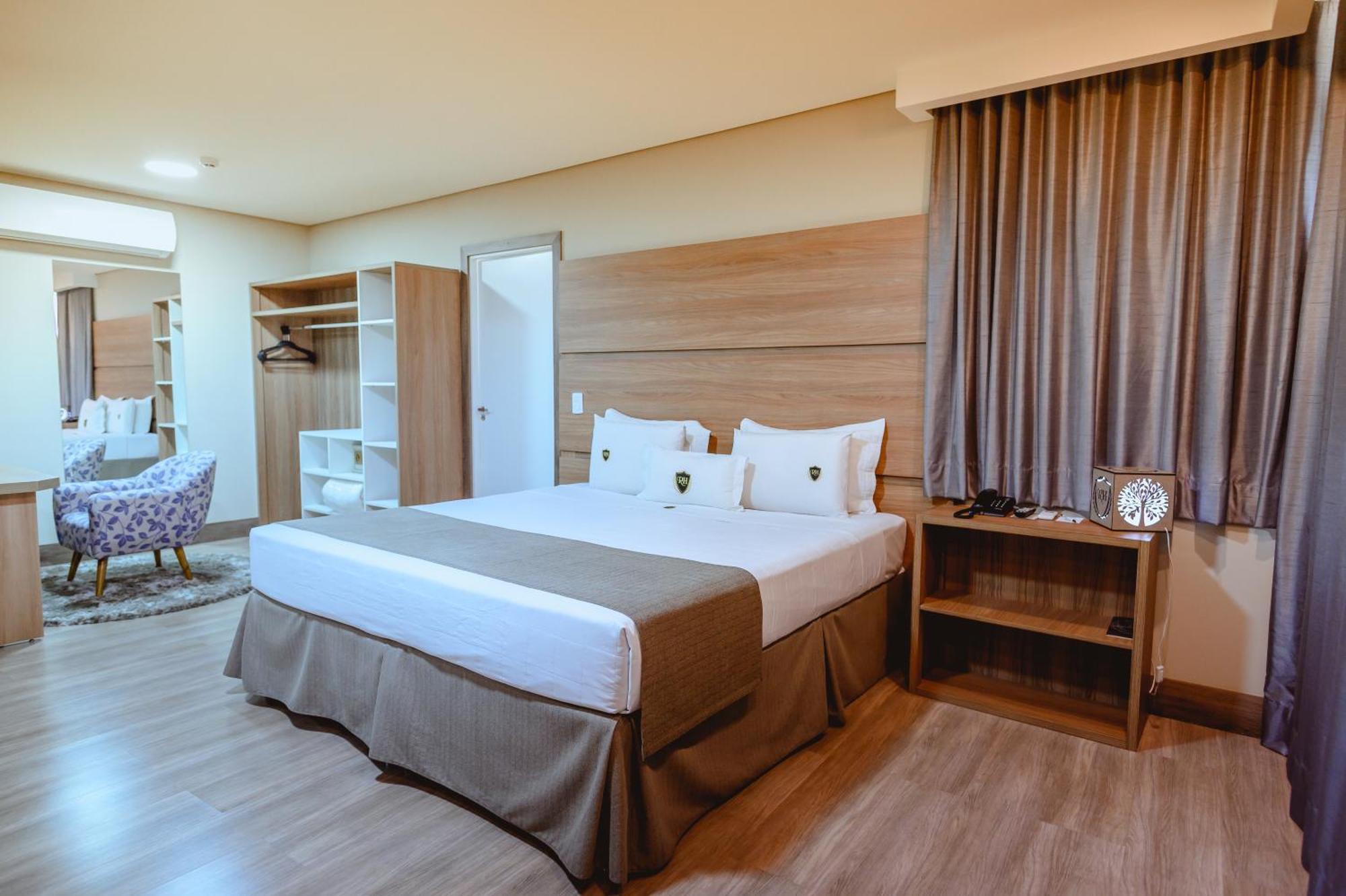 Riellis Center Hotel Ботукату Экстерьер фото